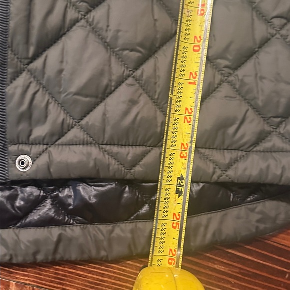 Zara Water & Wind Protection Quilted Oversized Puffer Jacket in Dark Green - Picture 10 of 11